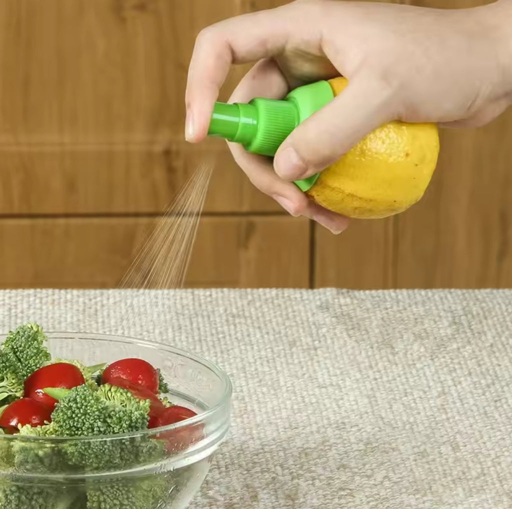 שפריצר ללימון עוזר בהכנת אוכל קל לשימוש